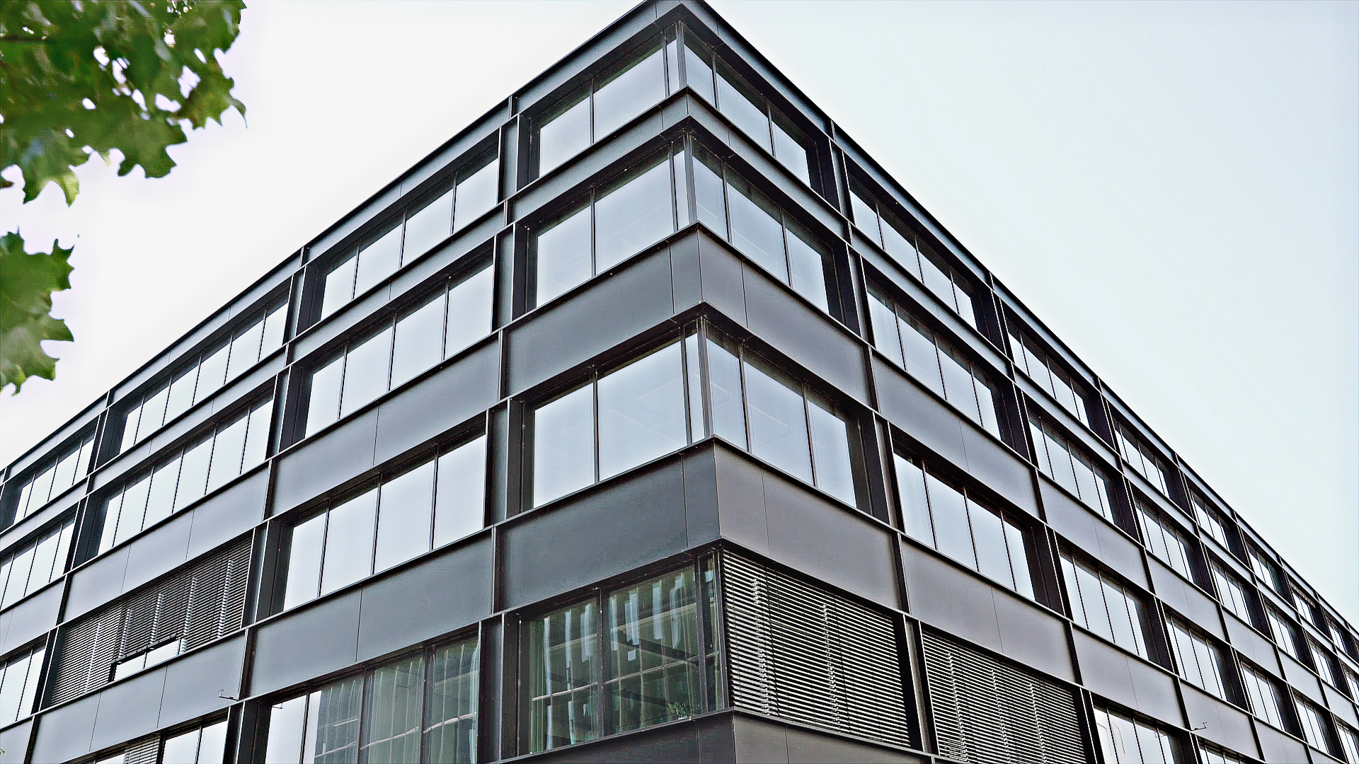 Bürogebäude mit CAES